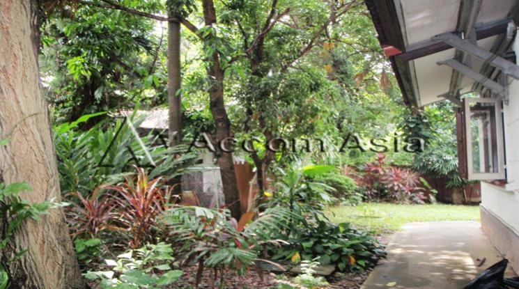 unit 3 Bedrooms  House For Rent in Sathorn, Bangkok  (90459)