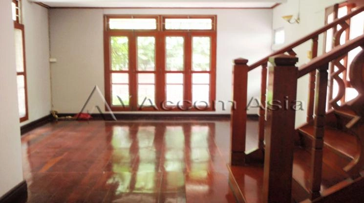 unit 3 Bedrooms  House For Rent in Sathorn, Bangkok  (90459)