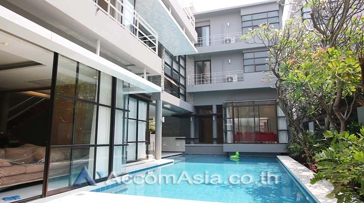 unitHome Office, Private Swimming Pool |  4 Bedrooms  House For Rent & Sale in Sukhumvit, Bangkok  near BTS Thong Lo (AA14159)