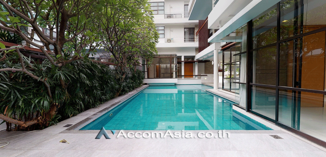  2  4 br House For Rent in sukhumvit ,Bangkok BTS Thong Lo AA14160