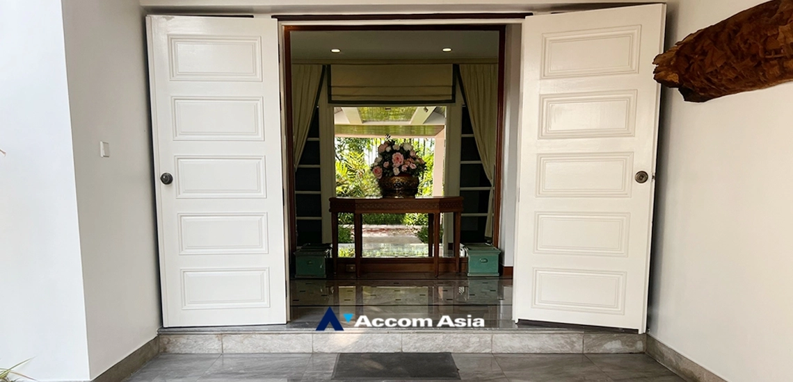 unit 3 Bedrooms  House For Rent in Samutprakan, Samutprakan  near BTS Bang Na (AA14263)