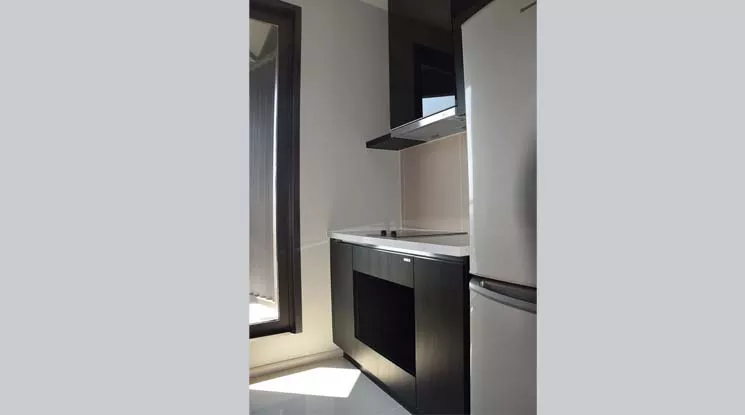 unitRhythm Sukhumvit 44-1 Condominium