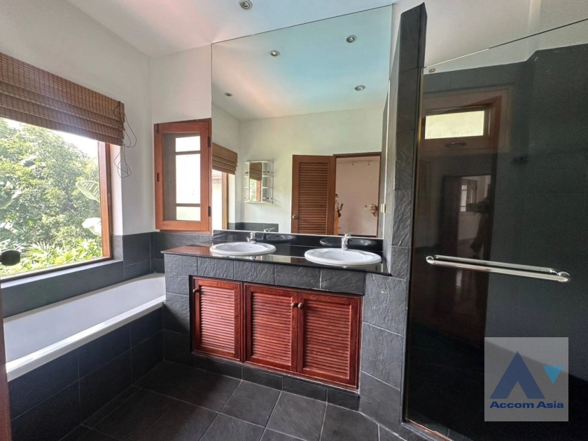 17  4 br House For Rent in Pattanakarn ,Bangkok BTS On Nut at Panya Pattanakarn Village 10004612