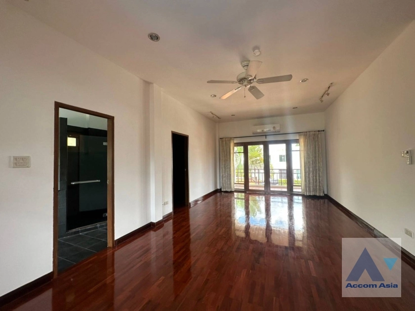 10  4 br House For Rent in Pattanakarn ,Bangkok BTS On Nut at Panya Pattanakarn Village 10004612