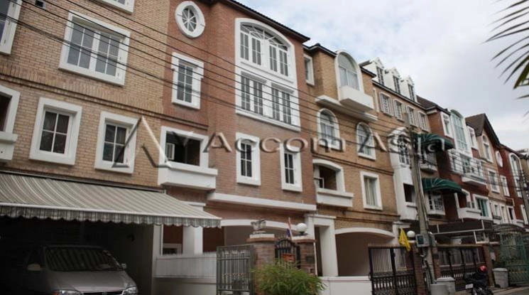  Yenakart Residence Townhouse  4 Bedroom for Rent MRT Lumphini in Sathorn Bangkok