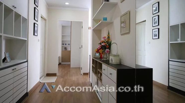  2 Bedrooms  Condominium For Sale in Sukhumvit, Bangkok  near BTS Phra khanong (AA14330)