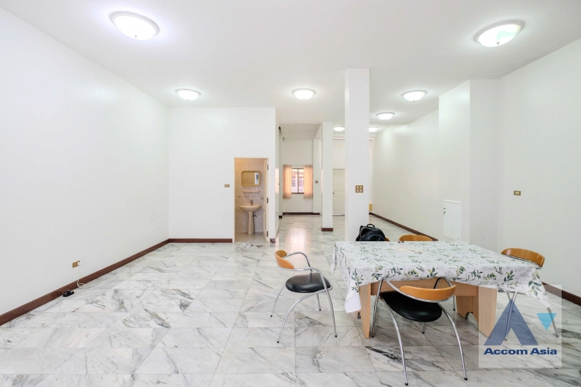  1  4 br Townhouse For Rent in Sathorn ,Bangkok MRT Khlong Toei - MRT Lumphini at Yenakart Residence 120058