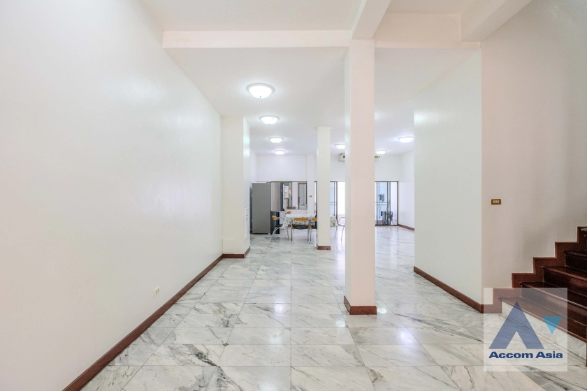 11  4 br Townhouse For Rent in Sathorn ,Bangkok MRT Khlong Toei - MRT Lumphini at Yenakart Residence 120058