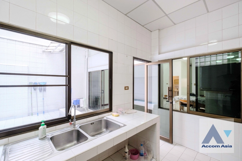 13  4 br Townhouse For Rent in Sathorn ,Bangkok MRT Khlong Toei - MRT Lumphini at Yenakart Residence 120058