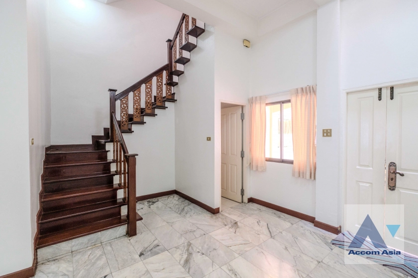 5  4 br Townhouse For Rent in Sathorn ,Bangkok MRT Khlong Toei - MRT Lumphini at Yenakart Residence 120058