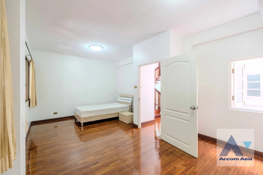 8  4 br Townhouse For Rent in Sathorn ,Bangkok MRT Khlong Toei - MRT Lumphini at Yenakart Residence 120058