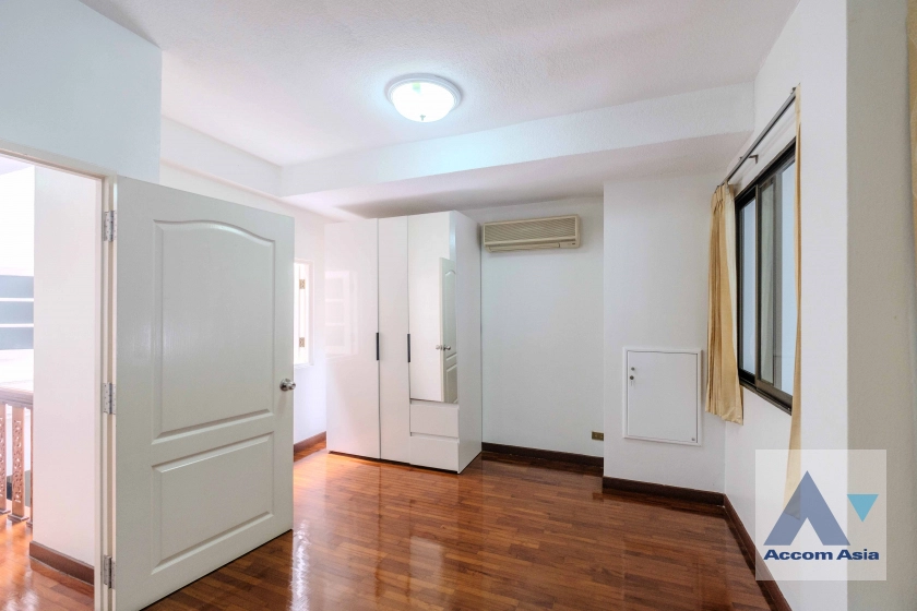 16  4 br Townhouse For Rent in Sathorn ,Bangkok MRT Khlong Toei - MRT Lumphini at Yenakart Residence 120058