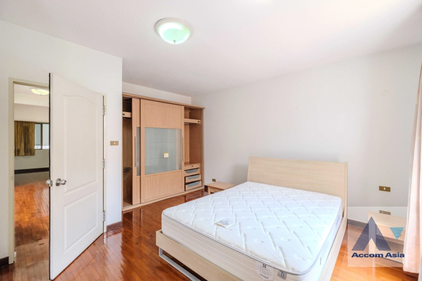 19  4 br Townhouse For Rent in Sathorn ,Bangkok MRT Khlong Toei - MRT Lumphini at Yenakart Residence 120058