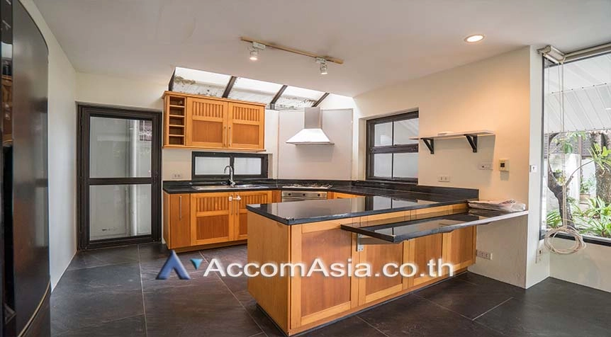 9  3 br House For Rent in sathorn ,Bangkok MRT Lumphini 40181