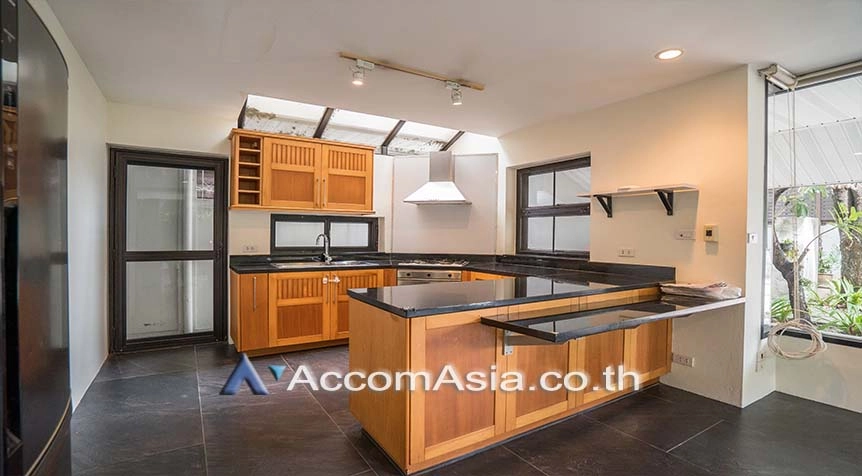9  3 br House For Rent in Sathorn ,Bangkok MRT Lumphini 40181