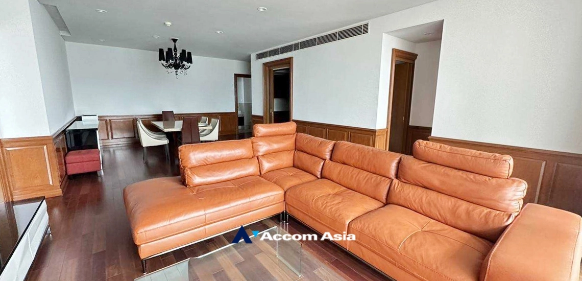 unit 2 Bedrooms  Condominium For Rent in Ploenchit, Bangkok  near BTS Chitlom (AA14381)