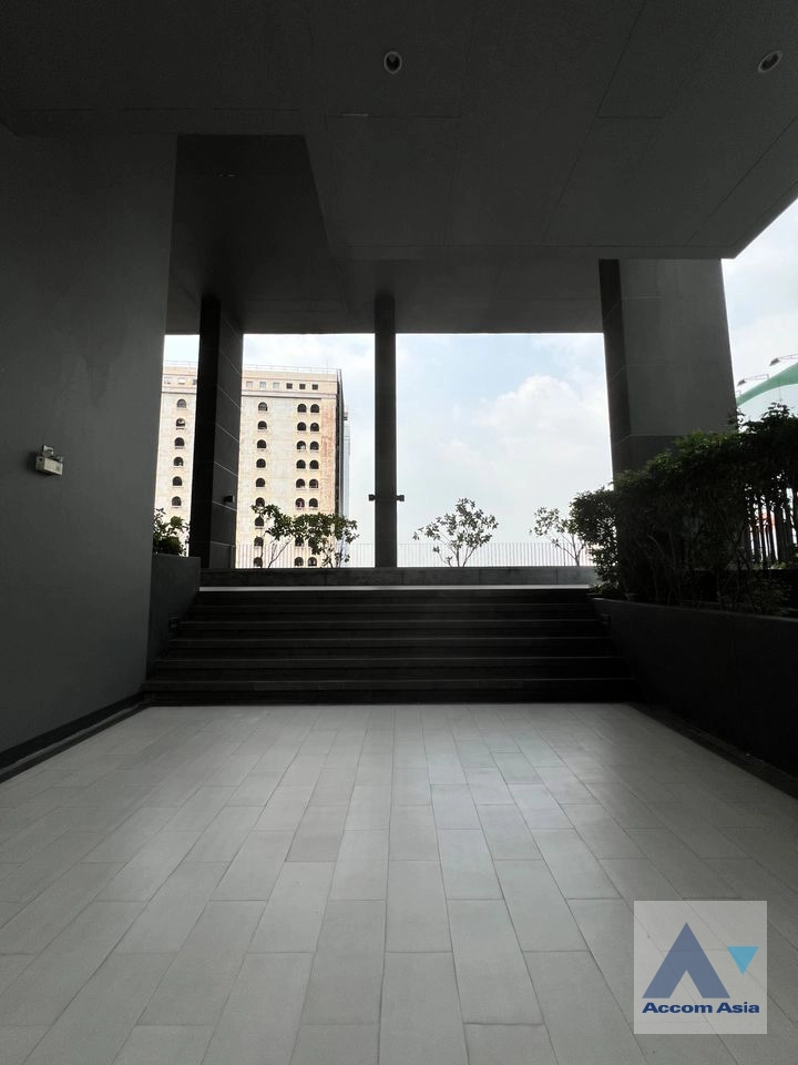 10  3 br Condominium for rent and sale in Ratchadapisek ,Bangkok BTS Thong Lo - ARL Ramkhamhaeng at The Capital Ekamai Thonglor AA14384