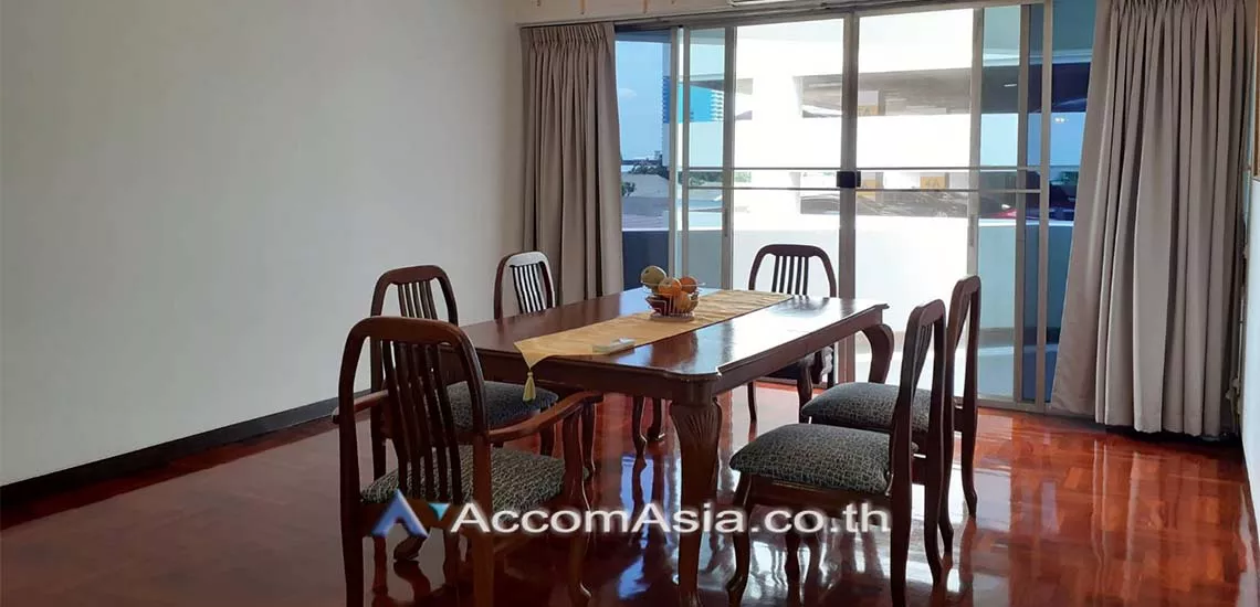  1  3 br Apartment For Rent in Sukhumvit ,Bangkok BTS Phrom Phong at The comfortable low rise residence AA14397