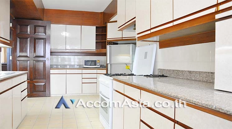 unitPet friendly |  3 Bedrooms  Apartment For Rent in Sukhumvit, Bangkok  near BTS Phrom Phong (AA14398)