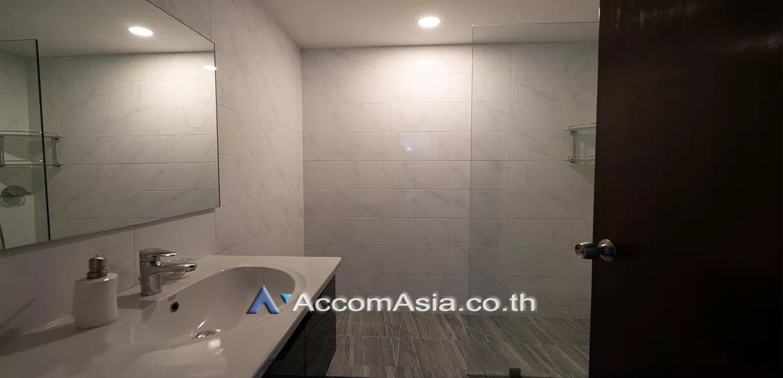 20  3 br Apartment For Rent in Sukhumvit ,Bangkok BTS Phrom Phong at The comfortable low rise residence AA14400