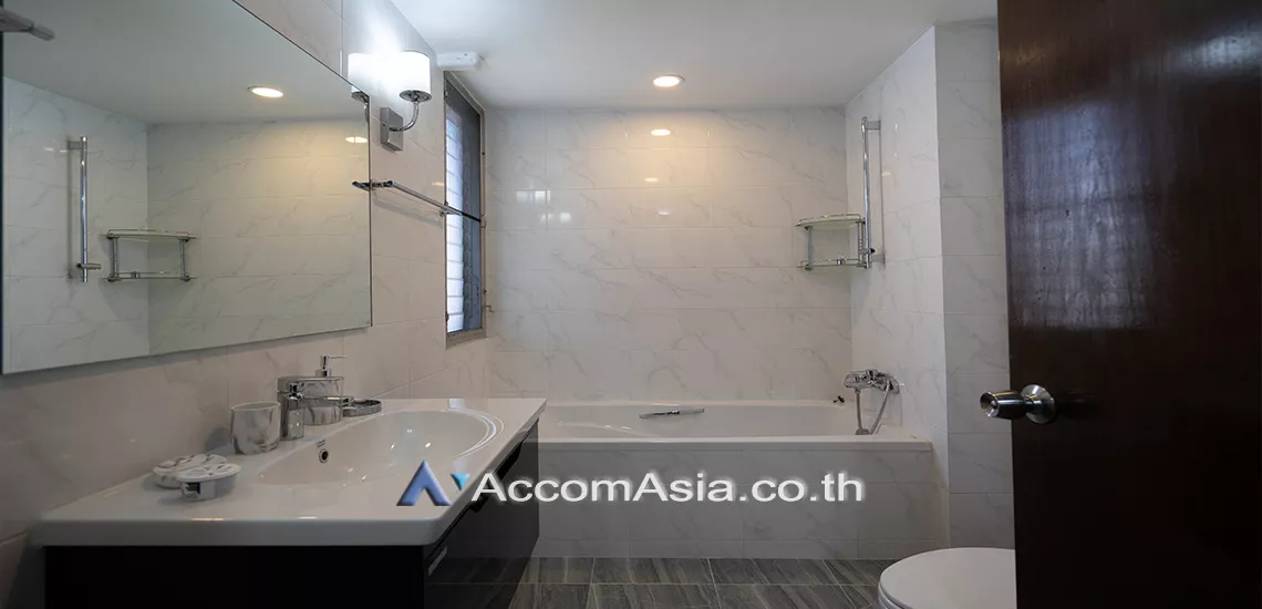 19  3 br Apartment For Rent in Sukhumvit ,Bangkok BTS Phrom Phong at The comfortable low rise residence AA14400