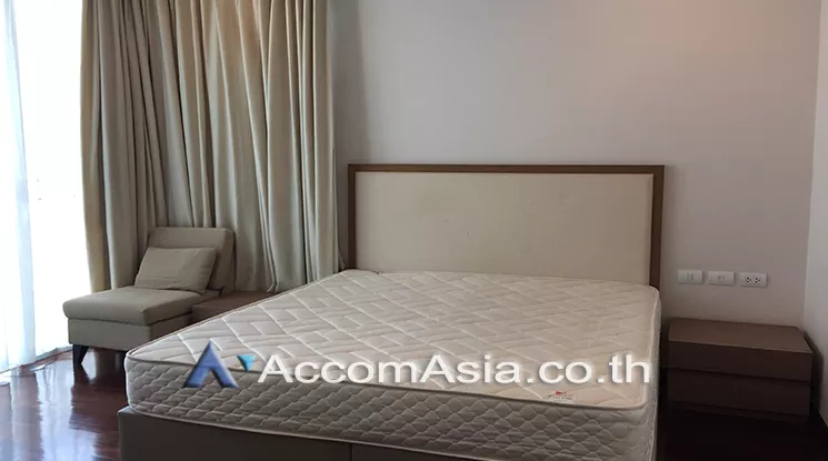  3 Bedrooms  Apartment For Rent in Sukhumvit, Bangkok  near BTS Phrom Phong (AA14421)