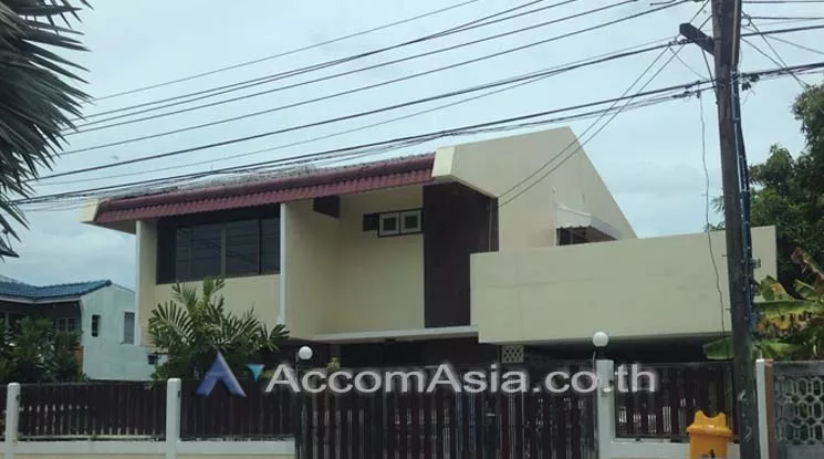 unit 4 Bedrooms  House For Rent in Pattanakarn, Bangkok  (AA14429)