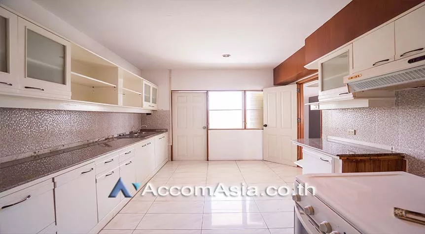 5  5 br Apartment For Rent in Sukhumvit ,Bangkok BTS Ekkamai at Ideal Place For Big Famlilies AA14432