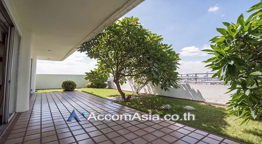 Huge Terrace, Penthouse, Pet friendly |  5 Bedrooms  Apartment For Rent in Sukhumvit, Bangkok  near BTS Ekkamai (AA14432)