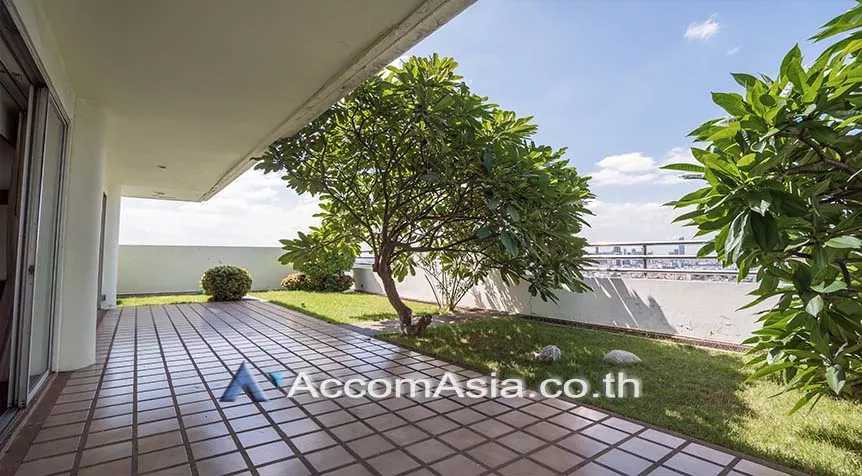Huge Terrace, Penthouse, Pet friendly |  Ideal Place For Big Famlilies Apartment  5 Bedroom for Rent BTS Ekkamai in Sukhumvit Bangkok