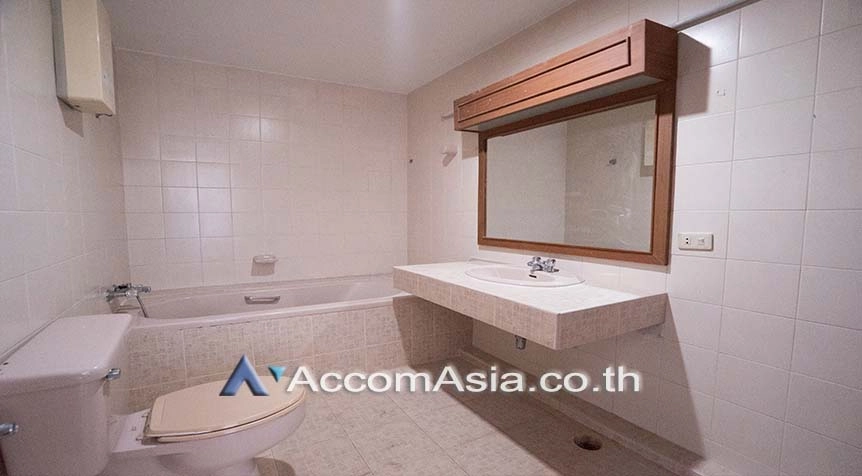 17  4 br Apartment For Rent in Sukhumvit ,Bangkok BTS Ekkamai at Ideal Place For Big Families AA14433