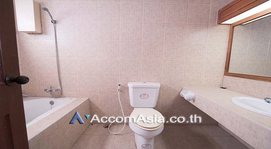 16  4 br Apartment For Rent in Sukhumvit ,Bangkok BTS Ekkamai at Ideal Place For Big Families AA14433