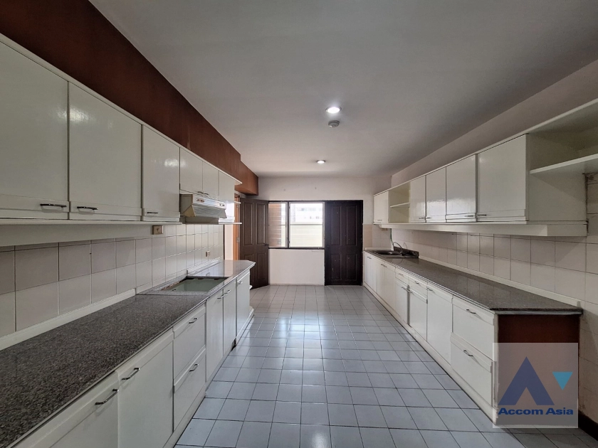 6  4 br Apartment For Rent in Sukhumvit ,Bangkok BTS Ekkamai at Ideal Place For Big Families AA14433