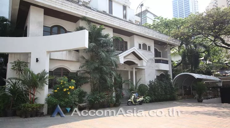 Home Office |  5 Bedrooms  House For Rent in Sukhumvit, Bangkok  near BTS Asok (AA14443)