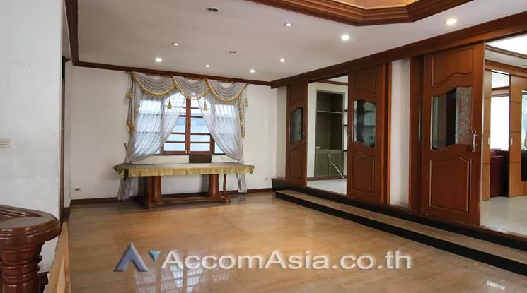 4  5 br House For Rent in sukhumvit ,Bangkok BTS Asok AA14443