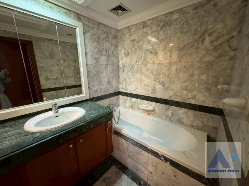 16  2 br Condominium For Rent in Ploenchit ,Bangkok BTS Ploenchit at All Seasons Mansion AA14466