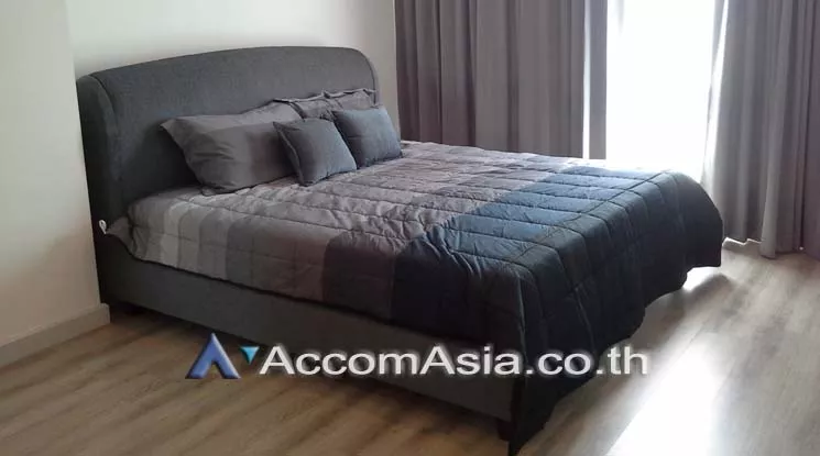  2 Bedrooms  Condominium For Rent in Sathorn, Bangkok  near BTS Chong Nonsi (AA14486)