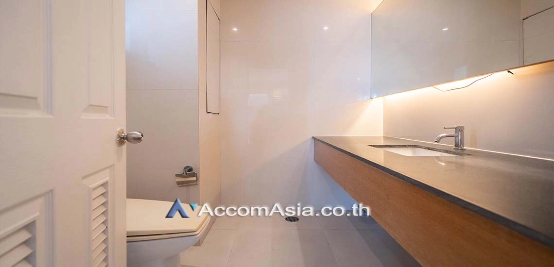 11  3 br Apartment For Rent in Sukhumvit ,Bangkok BTS Phrom Phong at 10 Mins from BTS with Shuttle Bus Service AA14487
