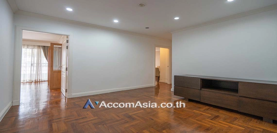  1  3 br Apartment For Rent in Sukhumvit ,Bangkok BTS Phrom Phong at Exclusive private atmosphere AA14487