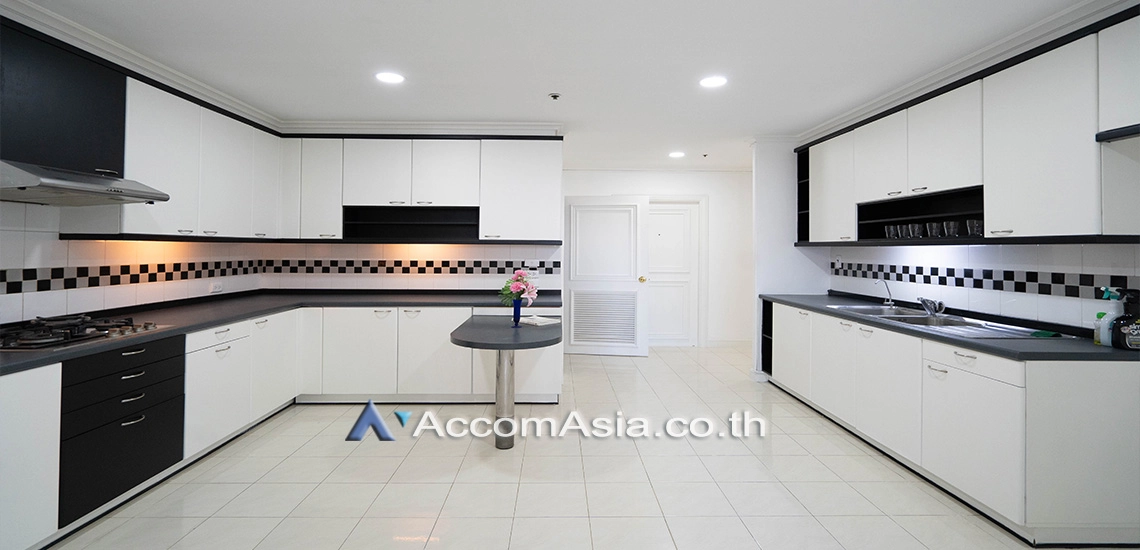  1  3 br Condominium For Rent in Sukhumvit ,Bangkok BTS Nana at Kallista Mansion AA14512