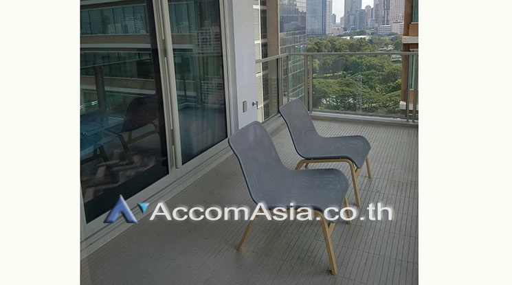 unit 2 Bedrooms  Condominium For Rent in Ploenchit, Bangkok  near BTS Ratchadamri - MRT Silom (AA14520)