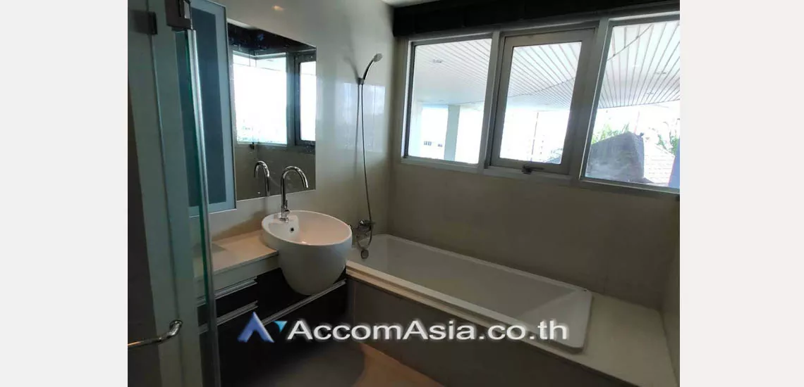 11  2 br Condominium For Rent in Sukhumvit ,Bangkok BTS Phra khanong at Sky Walk Condominium AA14525