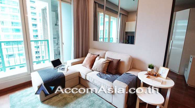 unit 2 Bedrooms  Condominium For Rent & Sale in Ploenchit, Bangkok  near BTS Chitlom (AA14537)