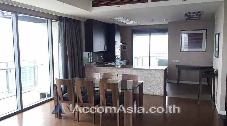 unit 3 Bedrooms  Condominium For Rent in Sukhumvit, Bangkok  near BTS Phrom Phong (AA14554)