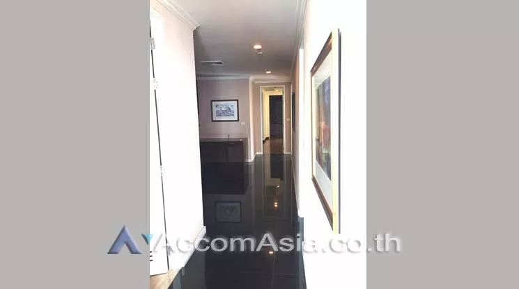 unit 3 Bedrooms  Condominium For Rent in Sukhumvit, Bangkok  near BTS Phrom Phong (AA14554)