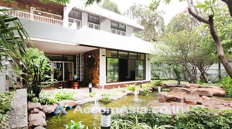  1  4 br House For Rent in Sukhumvit ,Bangkok BTS Ekkamai AA14571