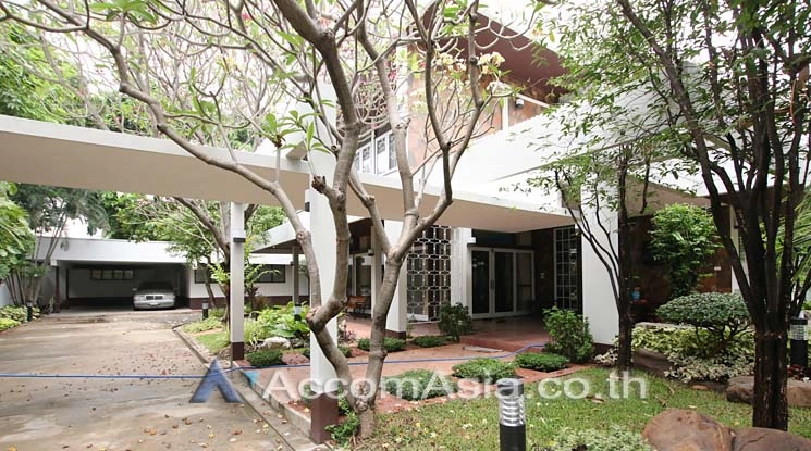  1  4 br House For Rent in Sukhumvit ,Bangkok BTS Ekkamai AA14571