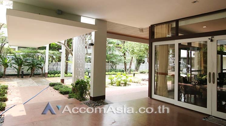 unitHome Office |  4 Bedrooms  House For Rent in Sukhumvit, Bangkok  near BTS Ekkamai (AA14571)