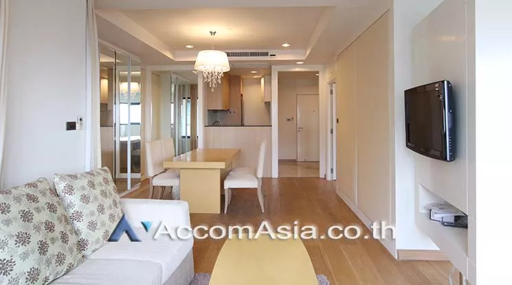  1 Bedroom  Condominium For Rent in Sathorn, Bangkok  near BTS Sala Daeng - MRT Lumphini (AA14594)