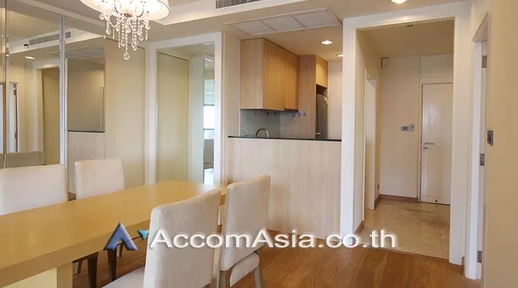 unit 1 Bedroom  Condominium For Rent in Sathorn, Bangkok  near BTS Sala Daeng - MRT Lumphini (AA14594)